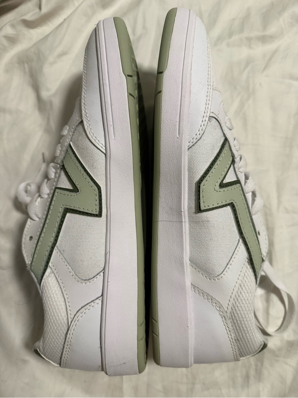 VANS Lowland Comfy Cush in White and Sage